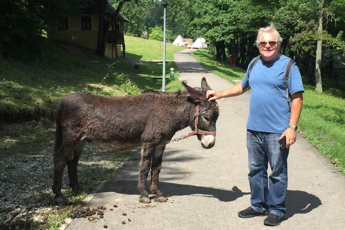 Ian made a new friend and he didn't have to worry about speaking Romanian