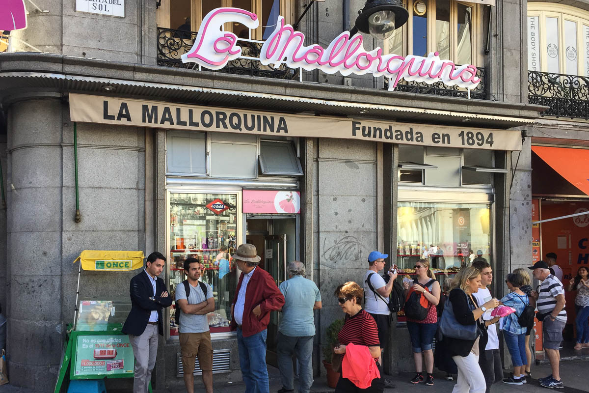 Pastelería, La Mallorquina outside