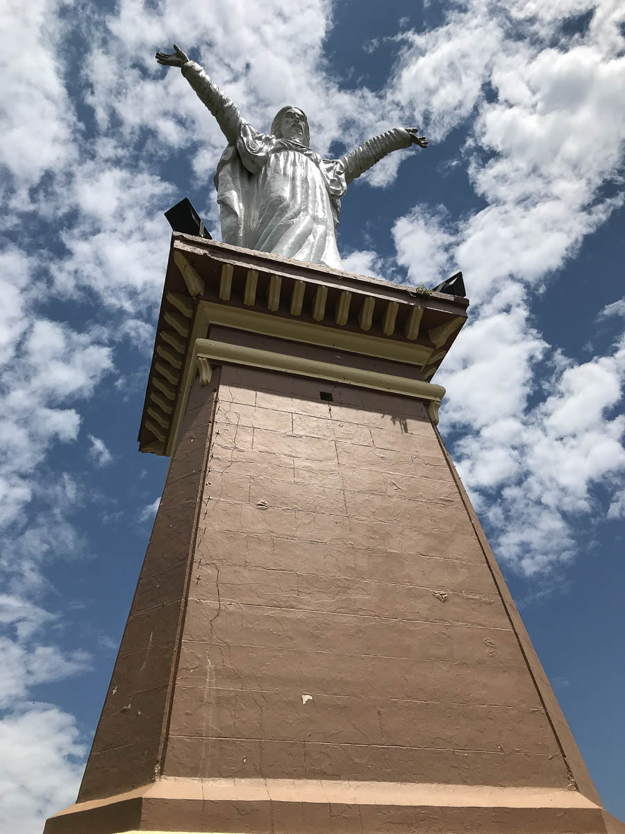 Cristo Rey Statue