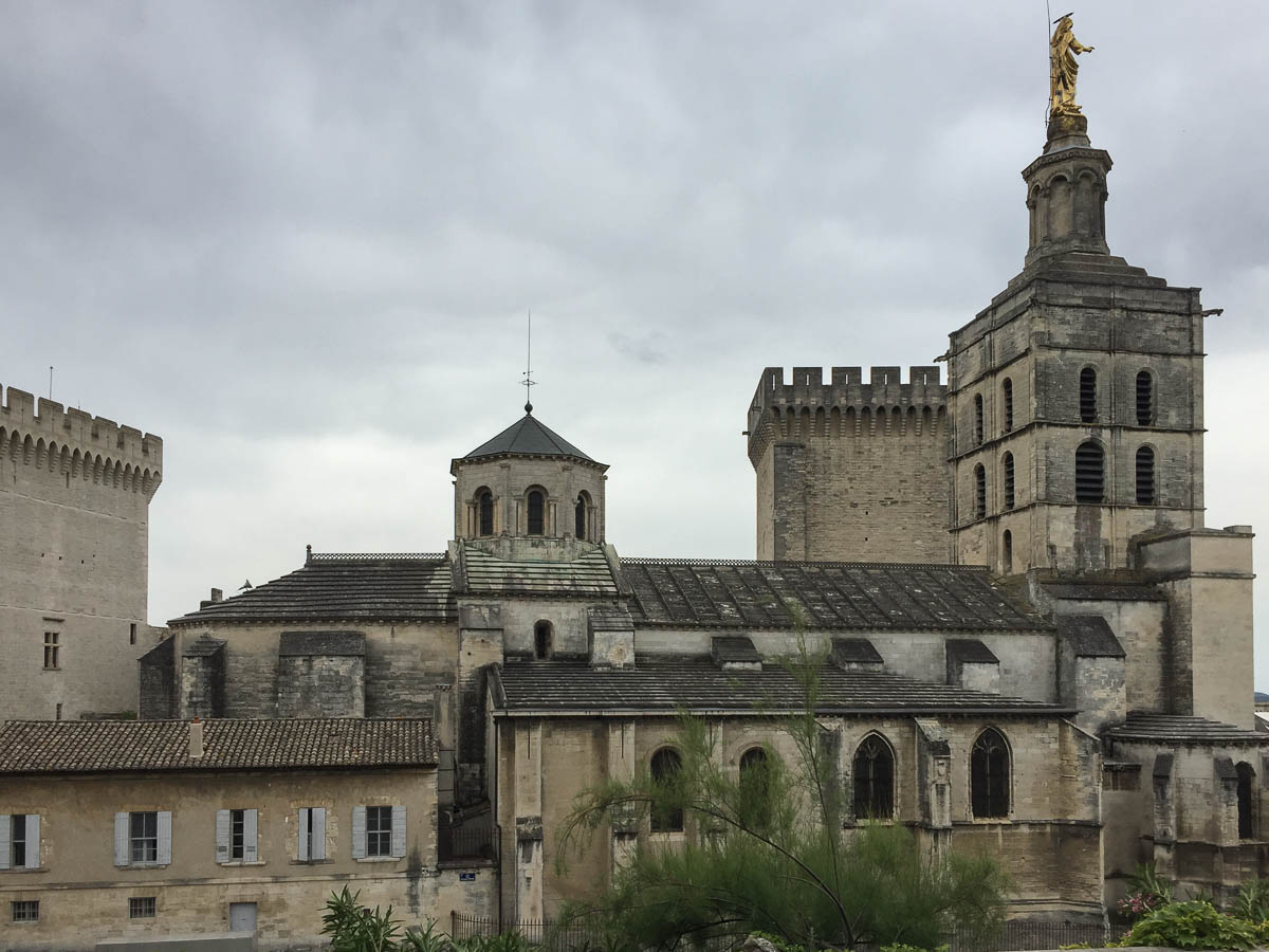 Palais des Pape from the side