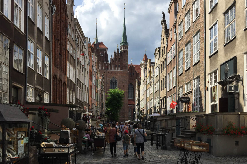 Ulica Mariacka with St Marys church in the background